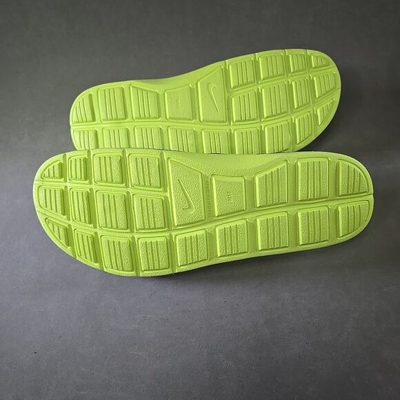 Nike Benassi Solarsoft Men's Size 17 Slides Sandals Black DS 386163-306 - Picture 10 of 10